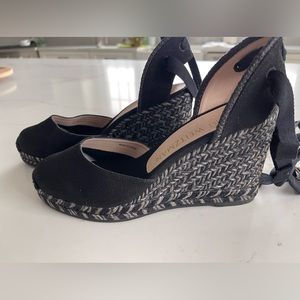 STUART WEITZMAN MARGUERITA ESPADRILLE WEDGE size 9